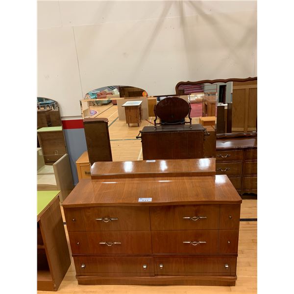 6 DRAWER WOOD DRESSER WITH LARGE BEVELED MIRROR APPROX 62"X54"X18"