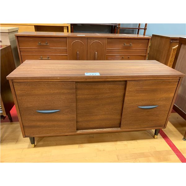 2 SLIDING DOOR WOOD CABINET APPROX 25"X48"X17"