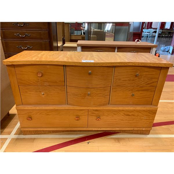 8 DRAWER WOOD DRESSER (1 KNOB MISSING) APPROX 32"X55"X18"