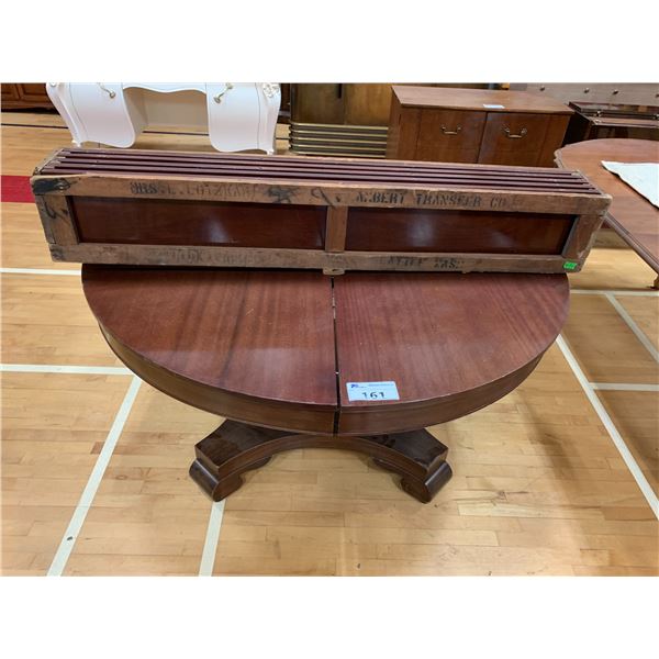 ROUND WOOD DINING TABLE (29"X54") WITH 5 LEAFS (9")