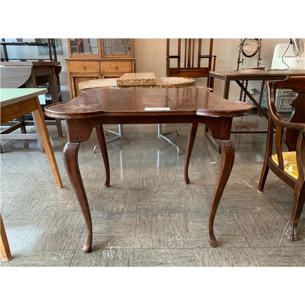 WOOD TABLE APPROX 29"X34"X34"