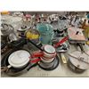 Image 6 : ASSORTED ITEMS INCLUDING; STAND MIXERS, POTS & PANS, CASSEROLE DISHES, SERVING DISHES & MORE (TAB...