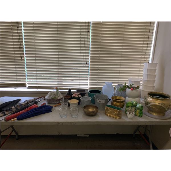 ASSORTED ITEMS INCLUDING; UMBRELLAS, PLANTER POTS, GARDEN DCOR & MORE (TABLE NOT INCLUDED)