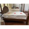 Image 2 : QUEEN SIZE CANOPY BED FRAME WITH BOX SPRING & QUEEN SIZE MATTRESS