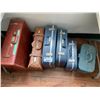 Image 2 : ASSORTED VINTAGE LUGGAGE