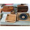 Image 4 : ASSORTED ITEMS INCLUDING; SERVING TRAYS, FRAMED ART, DISPLAY CASE, MARBLE CUTTING BOARD & MORE (T...