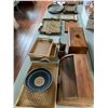 Image 5 : ASSORTED ITEMS INCLUDING; SERVING TRAYS, FRAMED ART, DISPLAY CASE, MARBLE CUTTING BOARD & MORE (T...
