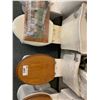 Image 3 : 4 ASSORTED TOILETS, TOILET PAPER HOLDER & TOWEL RACKS