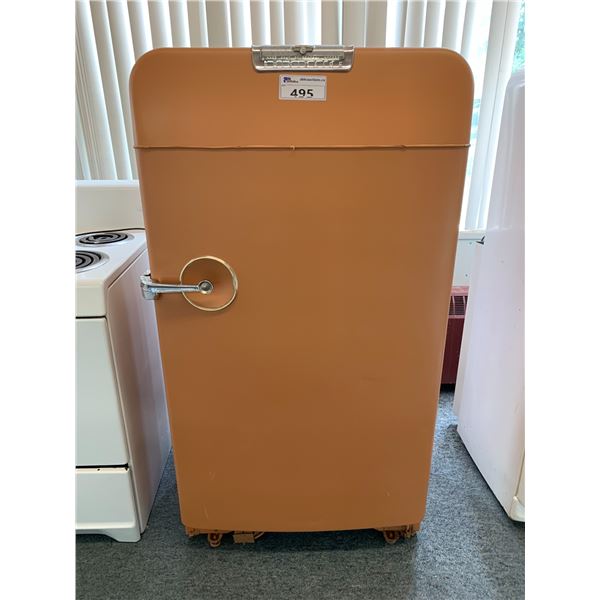 FRIGIDAIRE VINTAGE FRIDGE