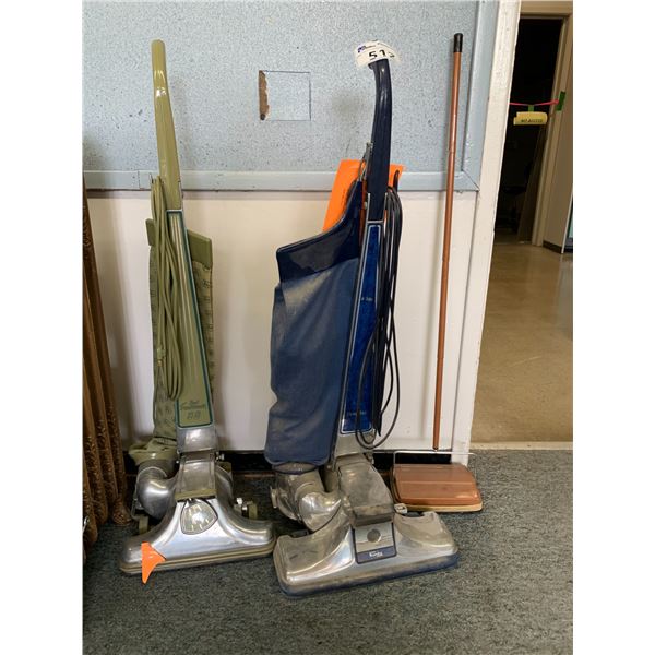 2 VINTAGE ELECTRIC VACUUMS & VINTAGE ELECTRO STATIC CARPET SWEEPER