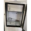 Image 3 : FRIGIDAIRE VINTAGE FRIDGE (HANDLE BROKEN)