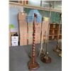 Image 2 : 4 ASSORTED FLOOR LAMPS
