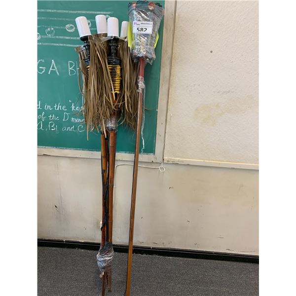 5 ASSORTED PLUG-IN OUTDOOR LAMPS