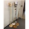 Image 3 : 5 ASSORTED FLOOR LAMPS