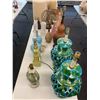 Image 4 : ASSORTED LAMPS (TABLE NOT INCLUDED)