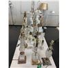 Image 5 : ASSORTED LAMPS (TABLE NOT INCLUDED)