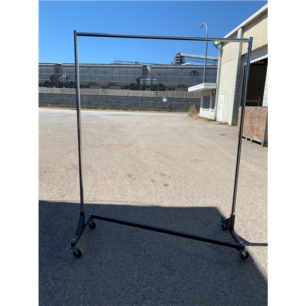 *L2* MOBILE CLOTHING RACK APPROX 80" TALL