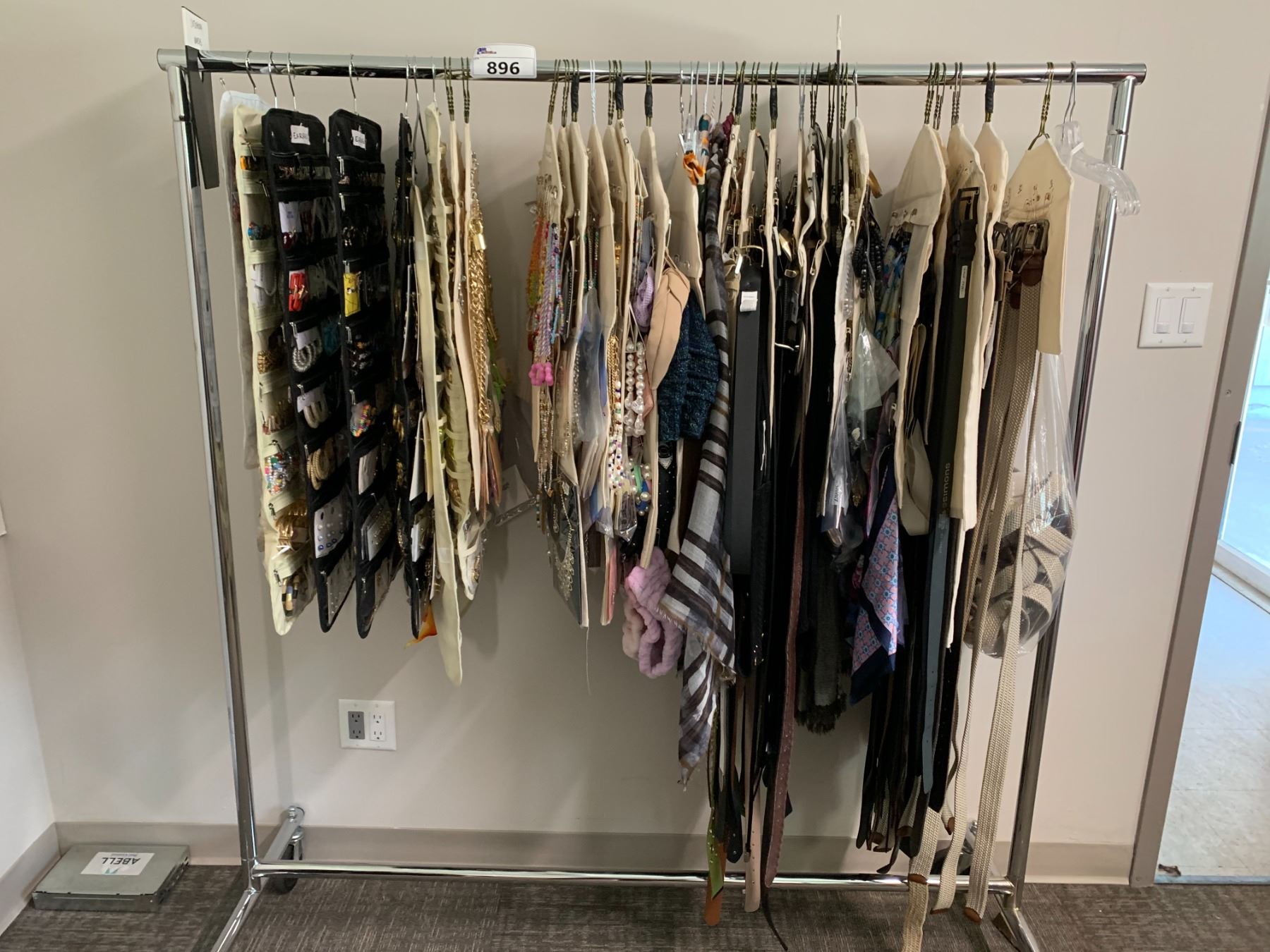*L2* RACK OF ASSORTED COSTUME JEWELRY & BELTS (RACK NOT INCLUDED ...