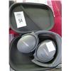 Image 1 : Bose Headphones w/Case