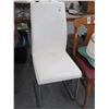 Image 1 : Contemporary White Padded Chair