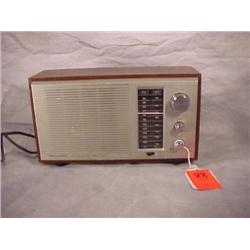 Realistic table radio