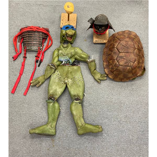 1993 "Teenage Mutant Ninja Turtles III" - Screen-worn Leonardo costume w/ Donatello pants - includes
