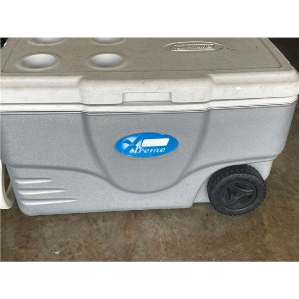 Coleman cooler w/wheels
