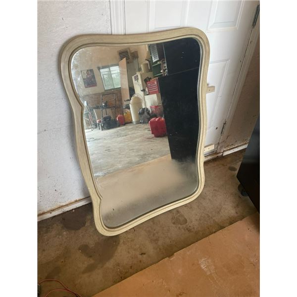 Dresser mirror