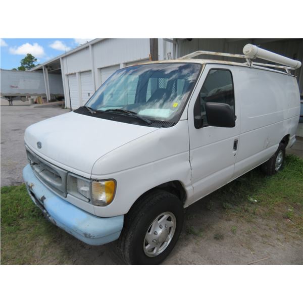 2000 Ford E250 6-Dr. Cargo Van