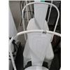 Image 2 : White Parlor Chair - 3