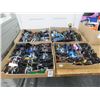 Image 1 : 4-Tray of Fashion Sunglasses - 4 x $