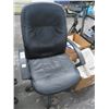 Image 1 : Black Office Armchair