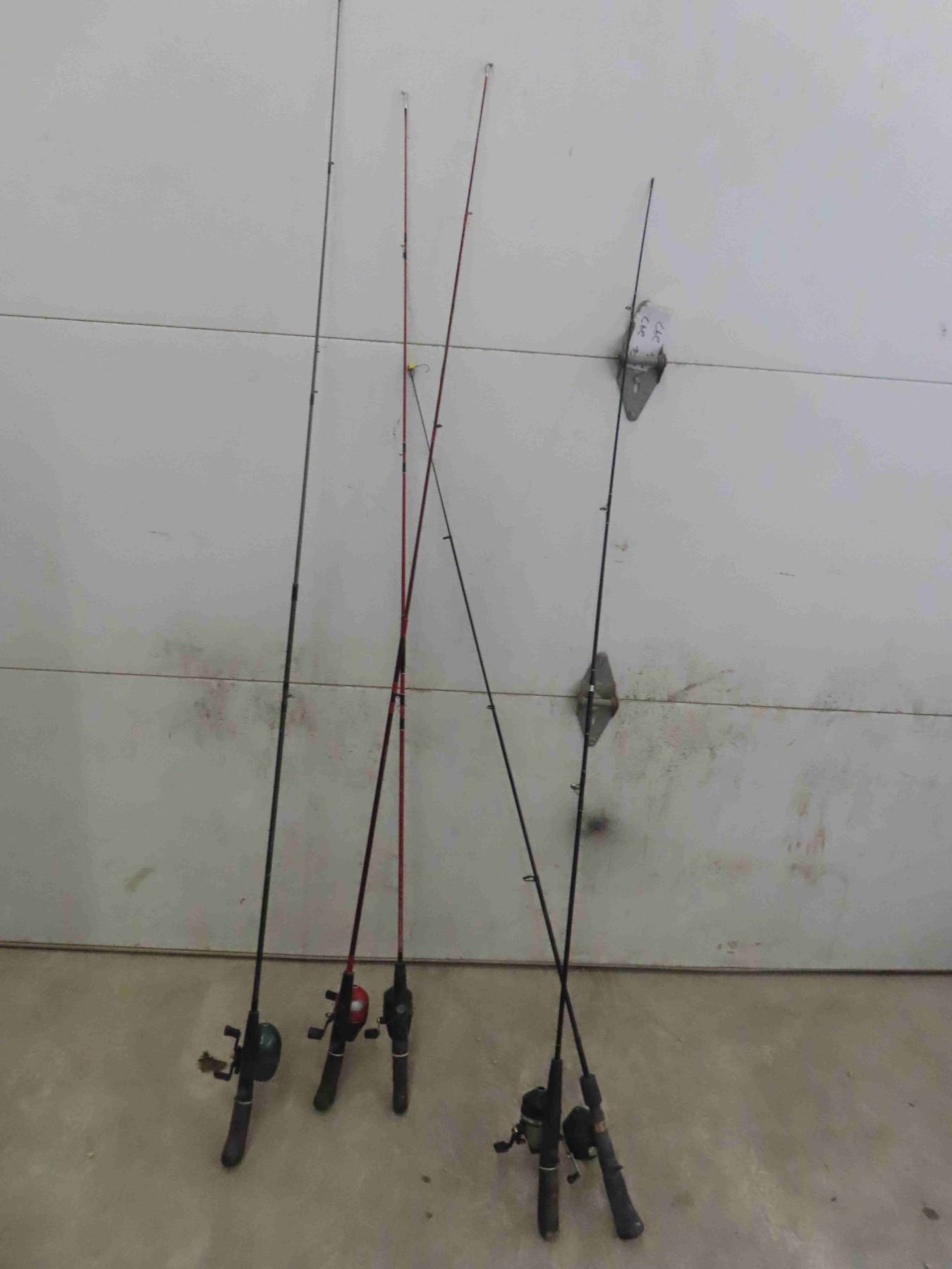 5 Fishing Rods + Reels