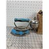 Image 2 : ANTIQUE COLEMAN GAS IRON WITH BOX AND INSTRUCTIONS