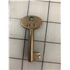 Image 2 : ANTIQUE BRASS KEY