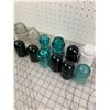 Image 4 : LOT OF VARIOUS ANTIQUE GLASS INSULATORS