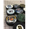 Image 3 : LOT OF VINTAGE HOCKEY PUCKS