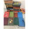 Image 2 : LOT OF VINTAGE AND ANTIQUE BOOKS