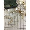 Image 2 : LOT OF VINTAGE ANTIQUE GLASSES SUNGLASSES CASES SOME BROKEN