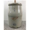 Image 1 : 4 GALLON REDWING BUTTER CHURN CROCK CHIPS AND CRACKS