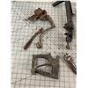 Image 3 : LOT OF ANTIQUE TOOLS MECHANIC SAW VICE ETC