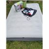 Image 3 : Coleman blowup Queen mattress, includes electric pump & repair kit. Good condition.