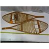 Image 1 : Pair of snowshoes