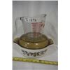 Image 1 : Pyrex Casserole with lid and Fire King Measuring cup.