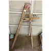 Image 1 : Step ladder - 60"tall