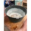 Image 2 : Round galvanized tub - 23"
