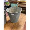 Image 3 : 2 vintage galvanized pails