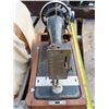 Image 3 : Antique sewing machine - Singer JB532637