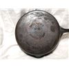 Image 3 : McClarys #8 cast iron frying pan 10"