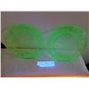 Image 2 : 2 URANIUM GLASS 7” SANDWICH PLATES